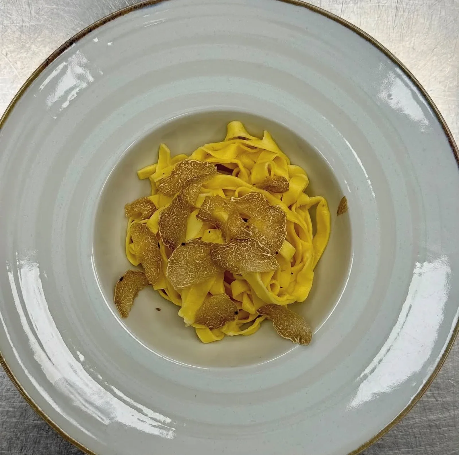 Tagliatelle con scaglie di tartufo bianco